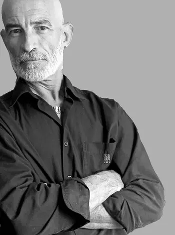 Martes 23 de Diciembre Firma Figu García